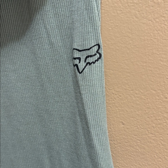 Fox Ribbed Gray Top - Picture 2 of 4